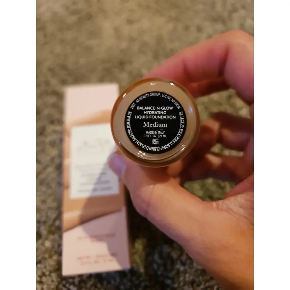 Laura Geller Balance N Glow Hydrating‎ Liquid Foundation 0.9 Oz MEDIUM NEW